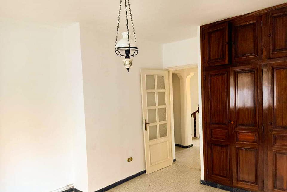 🏡 À VENDRE – Villa à Menzeh 9B 📐 Terrain : 482 m² | 🧱 Bâti : 600 m² 📄 T.F. 💰 Prix : 1 080 000 D
