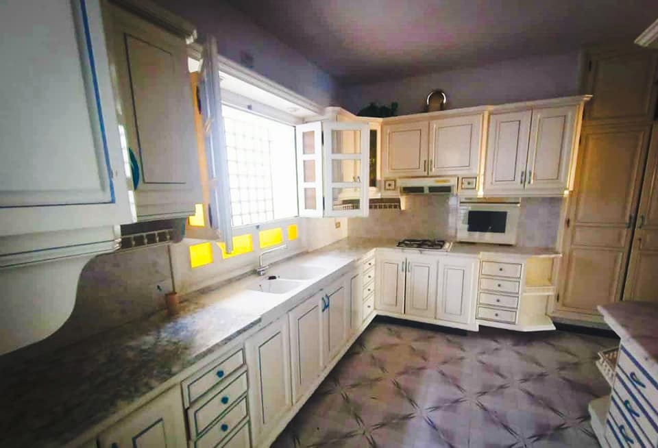 🏡 À VENDRE – Villa à Menzeh 9B 📐 Terrain : 482 m² | 🧱 Bâti : 600 m² 📄 T.F. 💰 Prix : 1 080 000 D