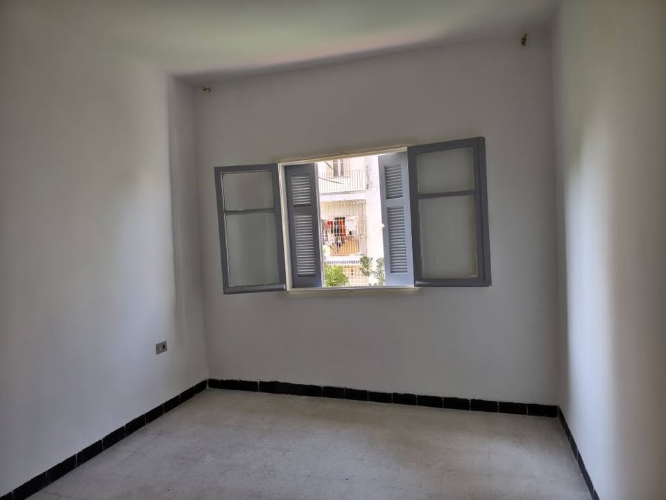 A vendre S+2 à khaznadar