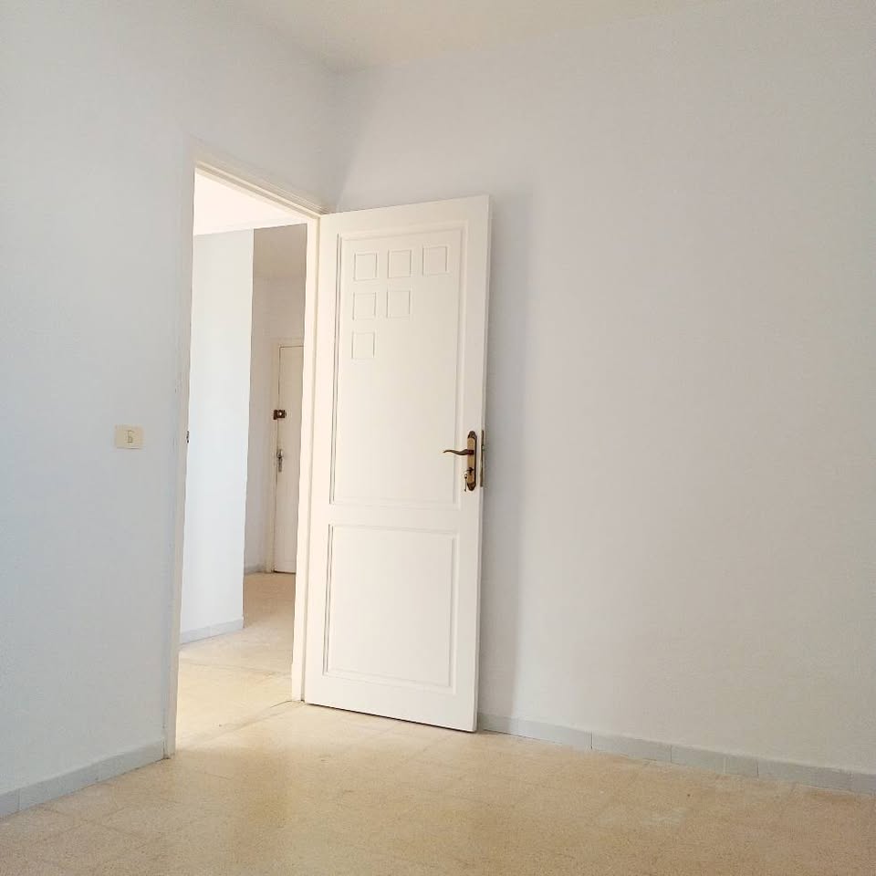 A vendre appartement S +2 Nour jaafar Ariana 3 éme étage 92772635