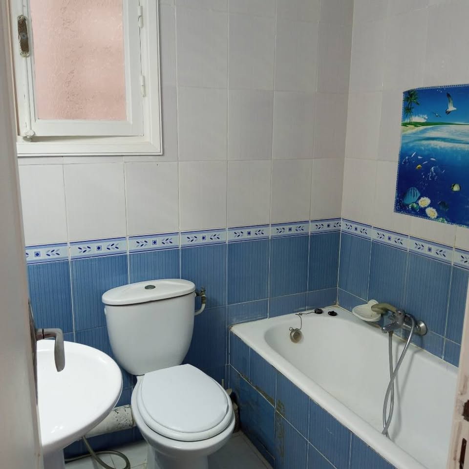 A vendre appartement S +2 Nour jaafar Ariana 3 éme étage 92772635