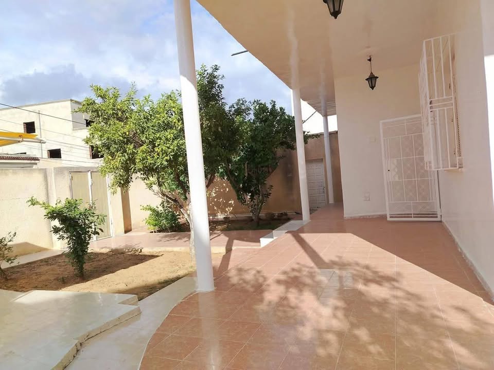 Maison rdc s+3 [ r+2 ] la marsa