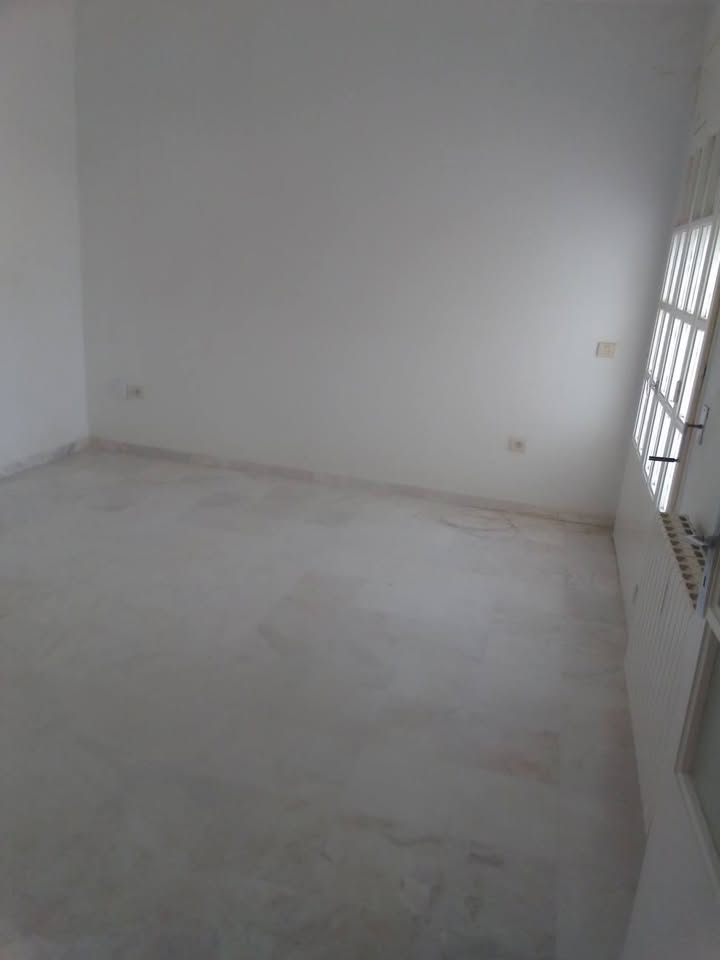Avendre Appartement avec titre foncier Rce Elyès