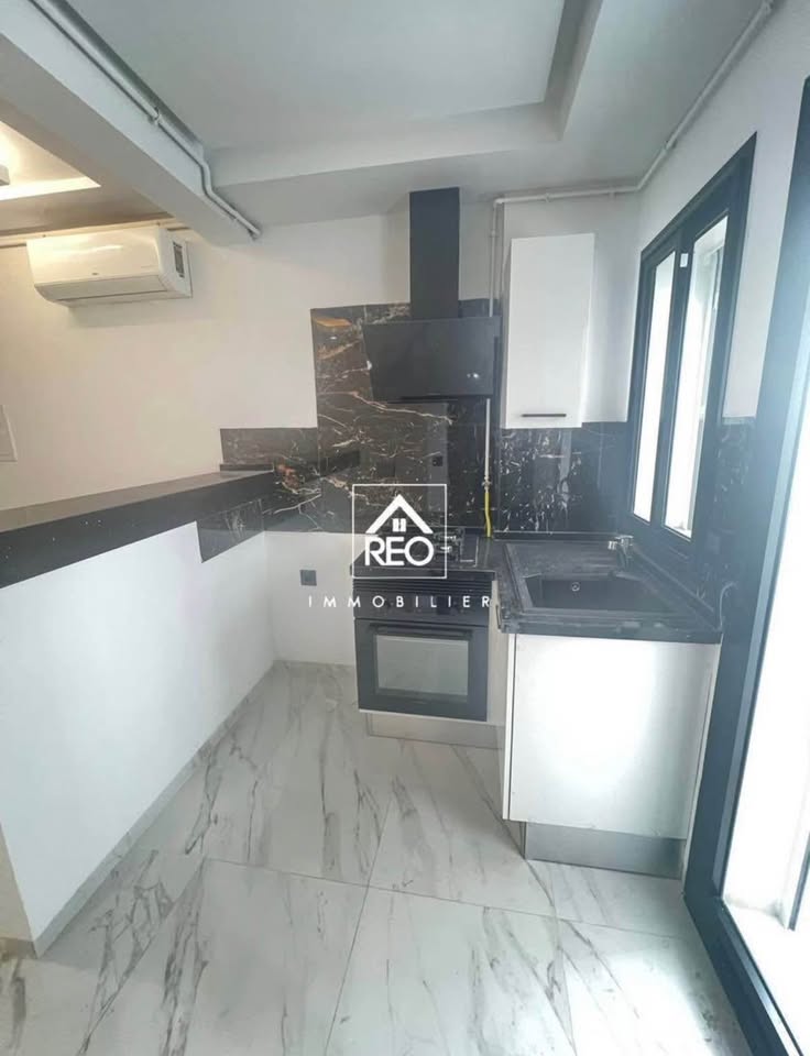 À VENDRE : Un appartement S+0 situé à Cité El Wahat